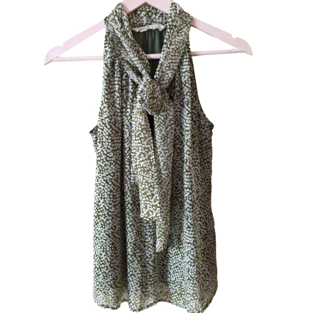 Women's Sleeveless Blouse